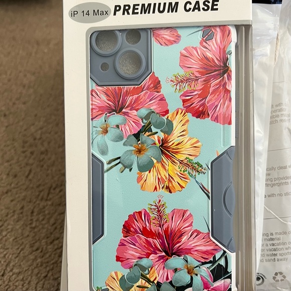 Flowers Apple IPhone 14 Pro Max case - Picture 3 of 3